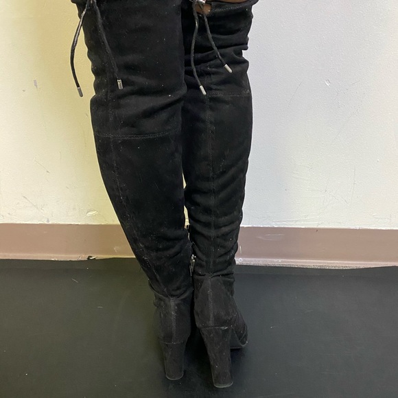 Thigh high black suede boots - Picture 3 of 4